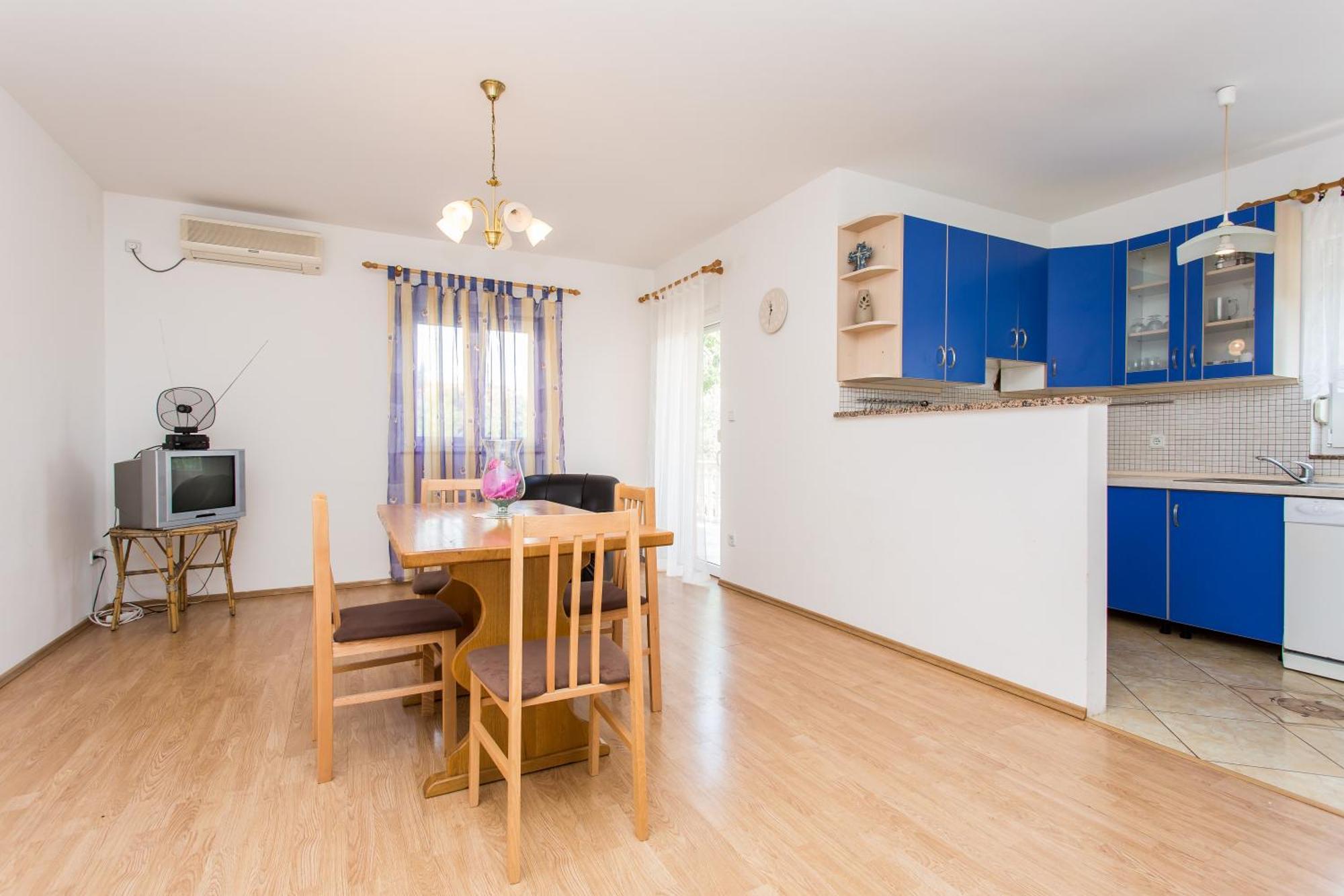 Apartment Justinic *